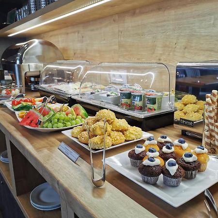 Ala Hotel Bystrice nad Pernstejnem Ngoại thất bức ảnh