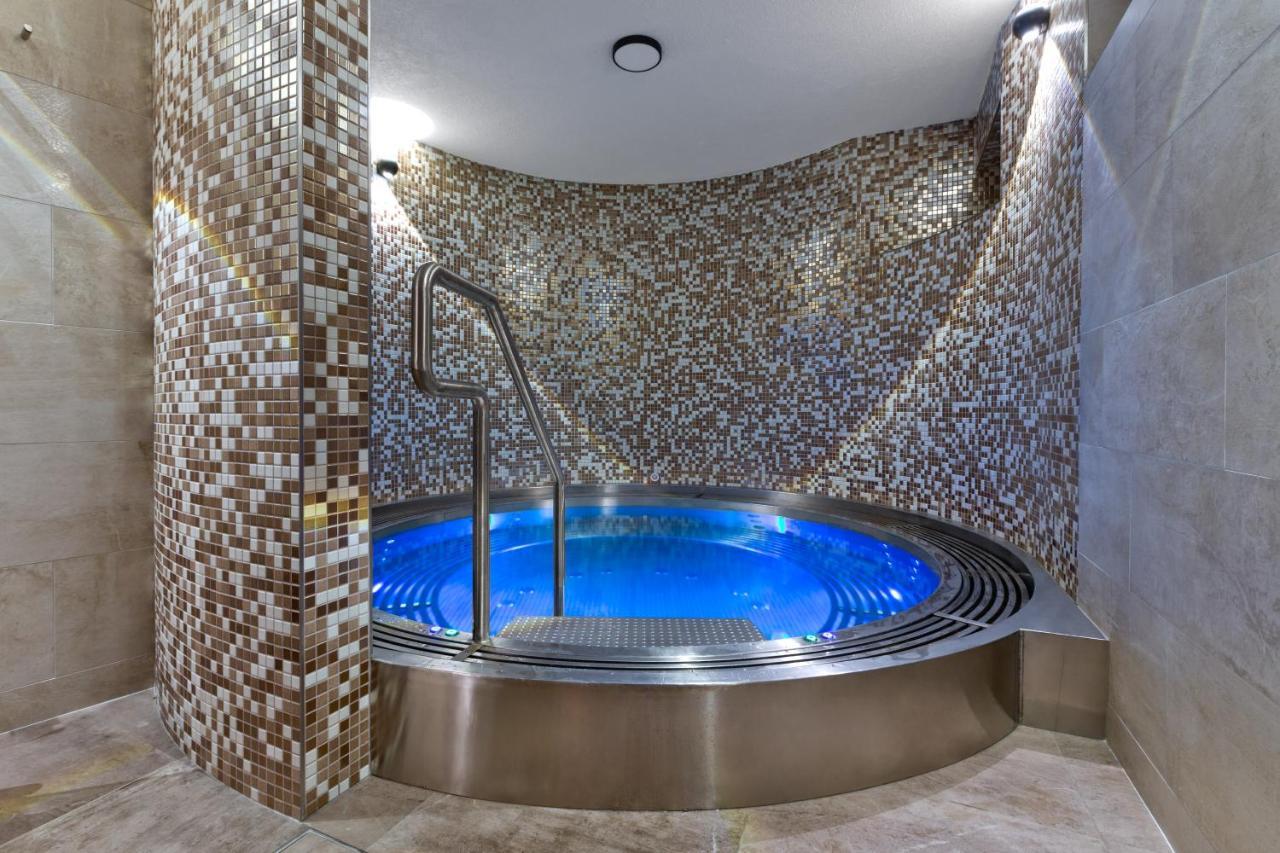 Ala Hotel Bystrice nad Pernstejnem Ngoại thất bức ảnh